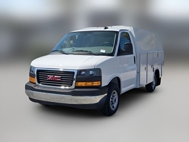 2025 GMC Savana Base