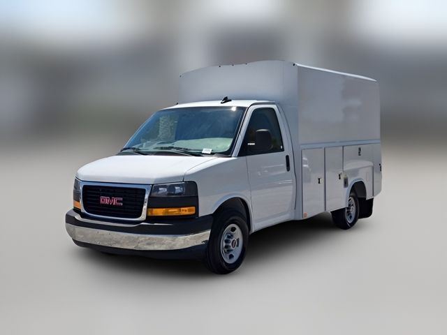 2025 GMC Savana Base