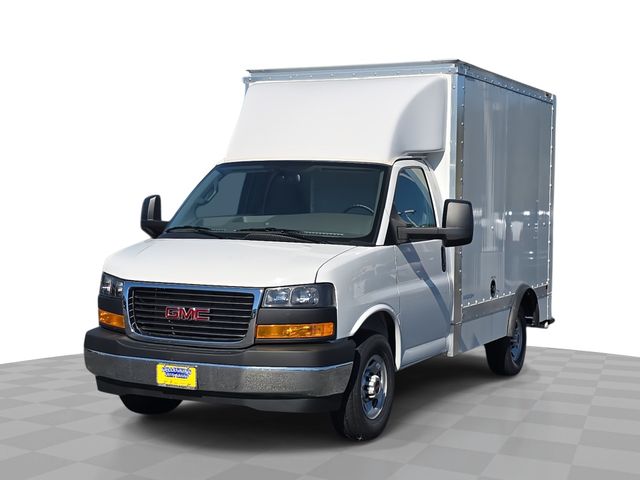 2025 GMC Savana Base