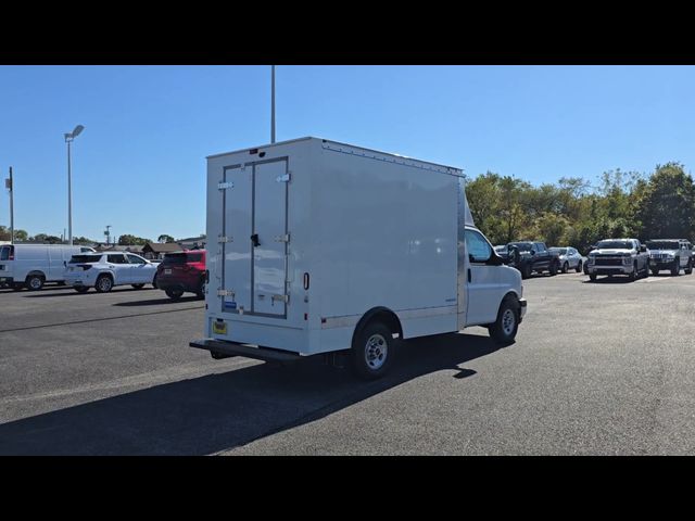 2025 GMC Savana Base