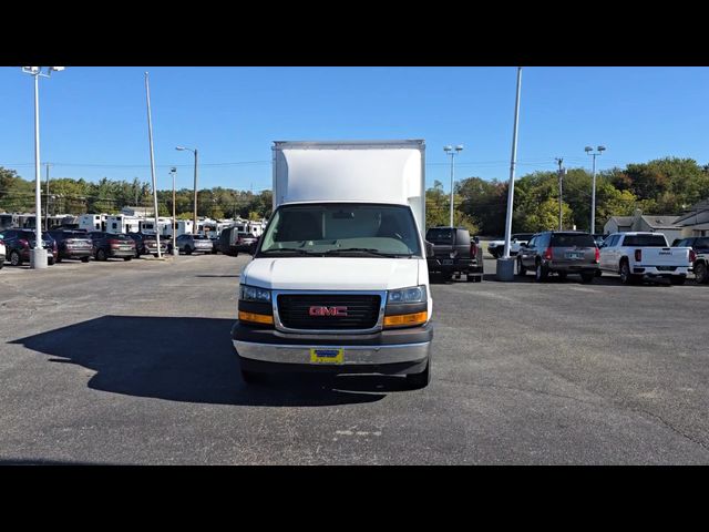 2025 GMC Savana Base