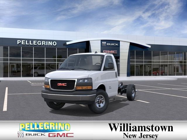 2025 GMC Savana Base