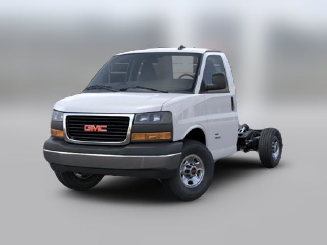 2025 GMC Savana Base