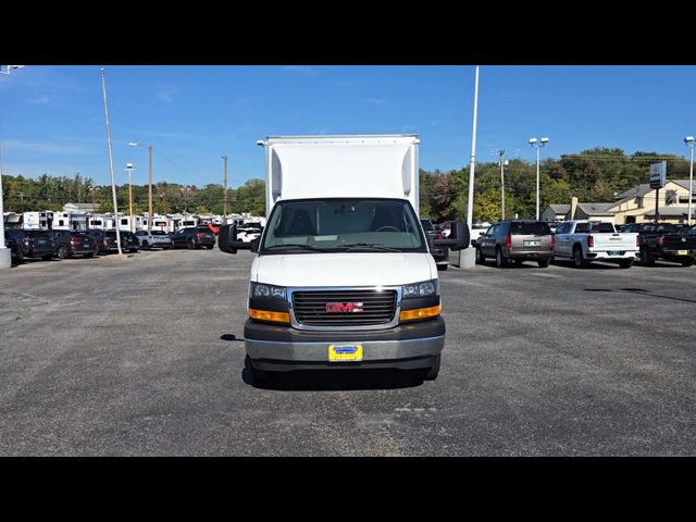 2025 GMC Savana Base