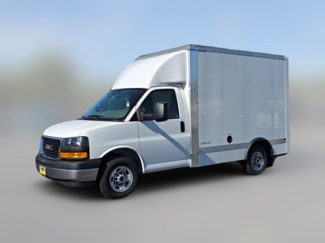 2025 GMC Savana Base