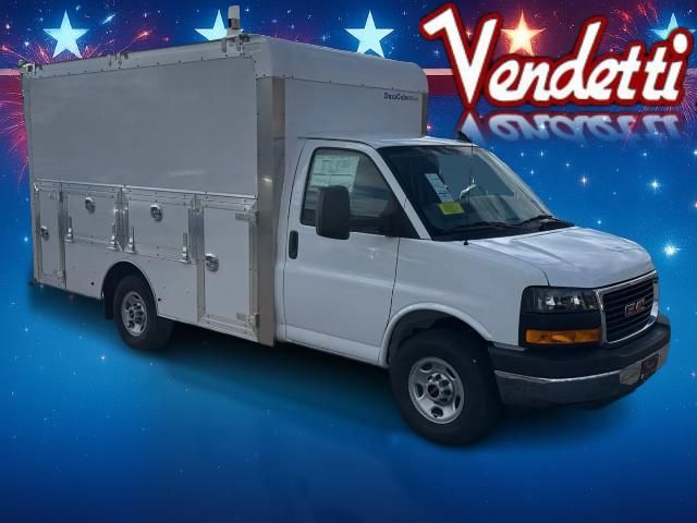 2025 GMC Savana Base