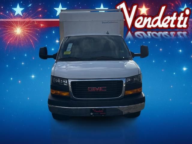 2025 GMC Savana Base
