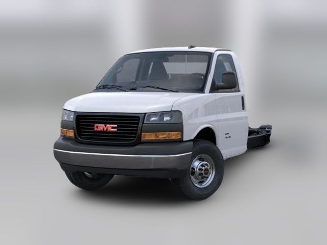 2025 GMC Savana Base