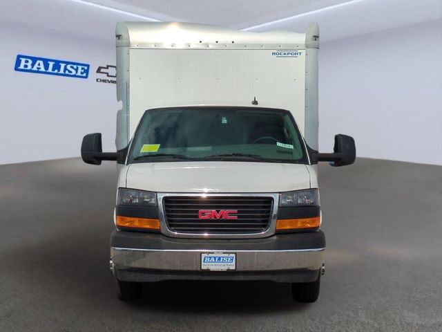2025 GMC Savana Base