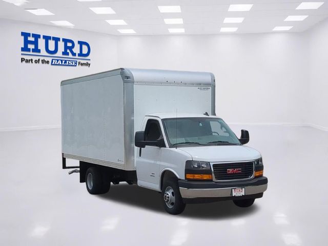2025 GMC Savana Base