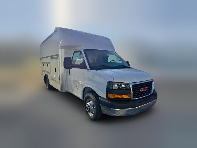 2025 GMC Savana Base