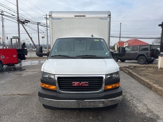 2025 GMC Savana Base