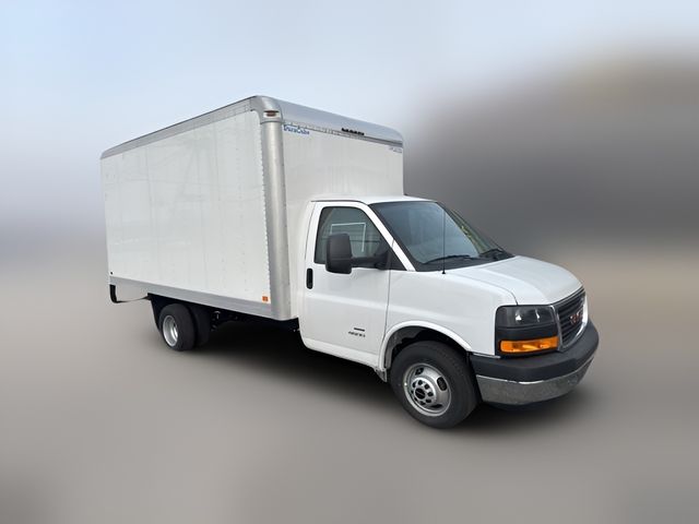 2025 GMC Savana Base