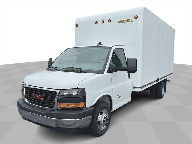 2025 GMC Savana Base