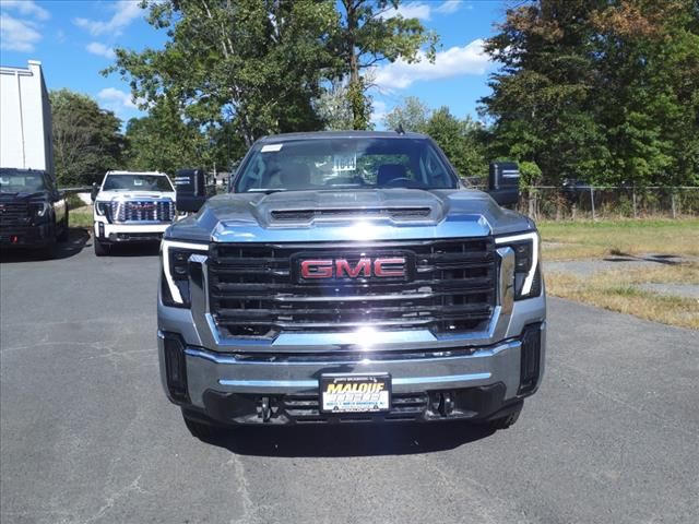 2025 GMC Sierra 2500HD Pro