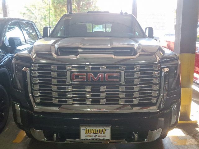 2025 GMC Sierra 2500HD Denali