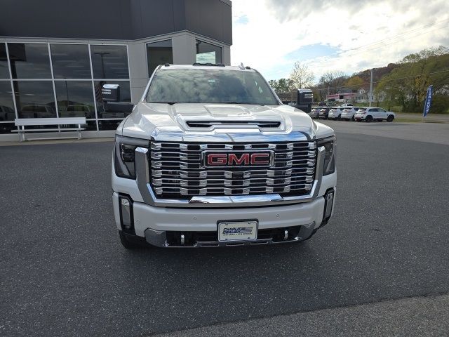 2025 GMC Sierra 2500HD Denali