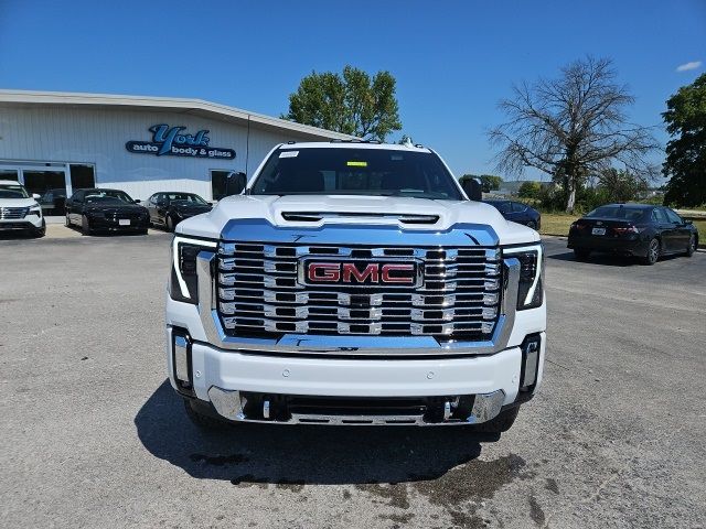 2025 GMC Sierra 2500HD Denali