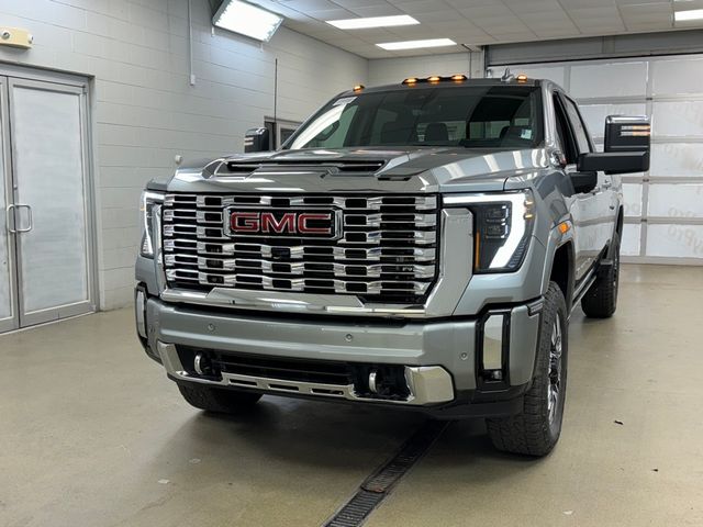 2025 GMC Sierra 2500HD Denali