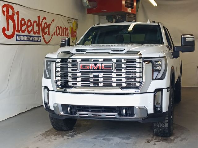 2025 GMC Sierra 2500HD Denali