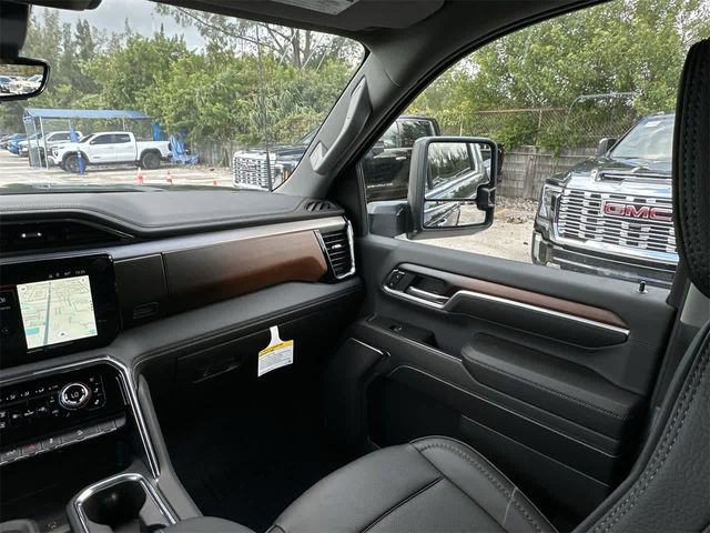 2025 GMC Sierra 2500HD Denali