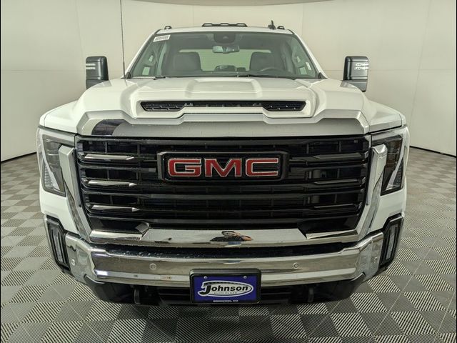 2025 GMC Sierra 2500HD Pro