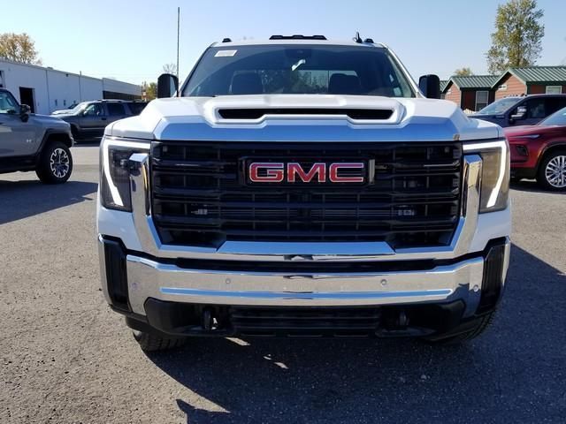 2025 GMC Sierra 2500HD Pro