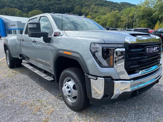 2025 GMC Sierra 3500HD Pro