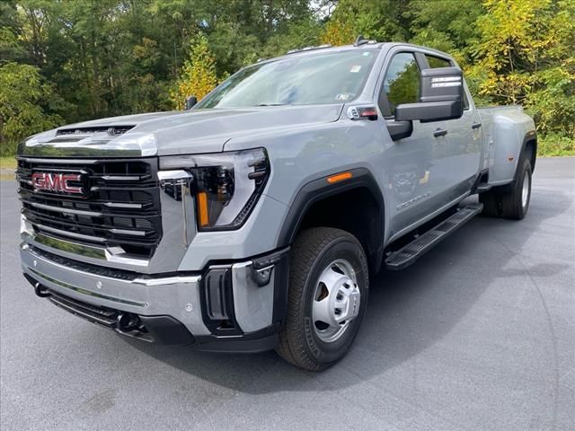 2025 GMC Sierra 3500HD Pro