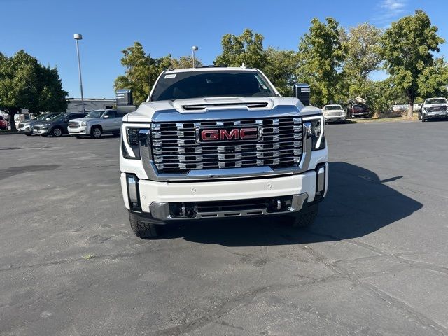 2025 GMC Sierra 3500HD Denali