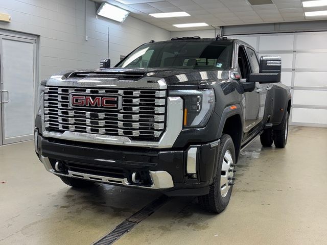 2025 GMC Sierra 3500HD Denali