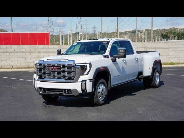 2025 GMC Sierra 3500HD Denali