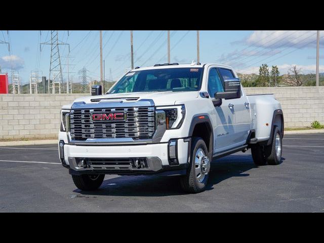 2025 GMC Sierra 3500HD Denali