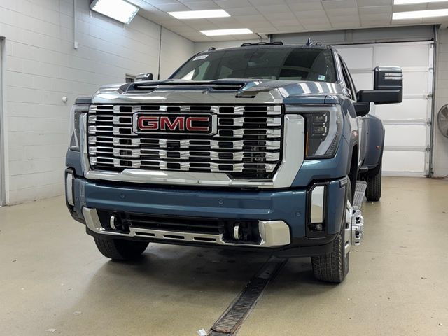 2025 GMC Sierra 3500HD Denali