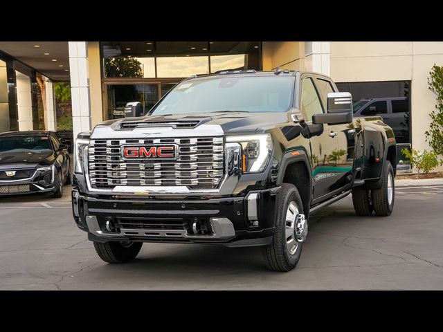 2025 GMC Sierra 3500HD Denali