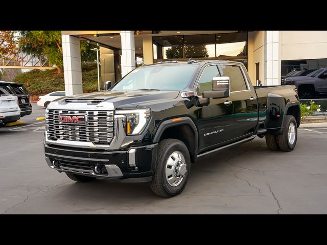 2025 GMC Sierra 3500HD Denali