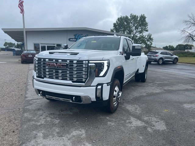 2025 GMC Sierra 3500HD Denali