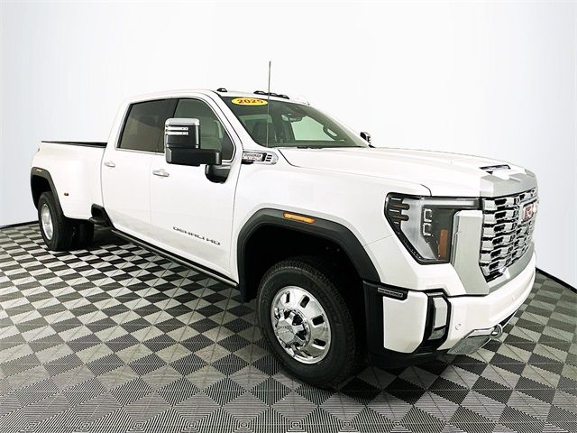 2025 GMC Sierra 3500HD Denali