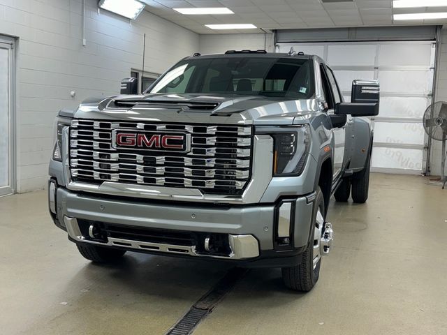 2025 GMC Sierra 3500HD Denali