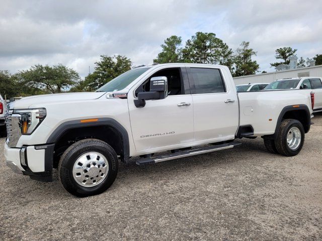 2025 GMC Sierra 3500HD Denali