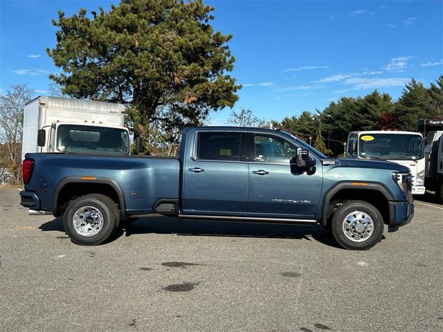 2025 GMC Sierra 3500HD Denali