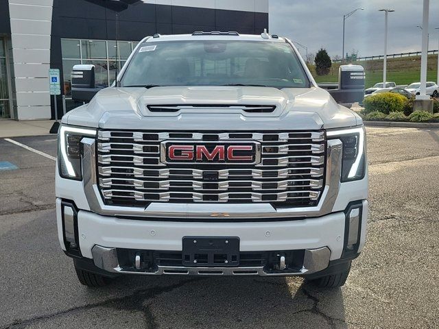 2025 GMC Sierra 3500HD Denali