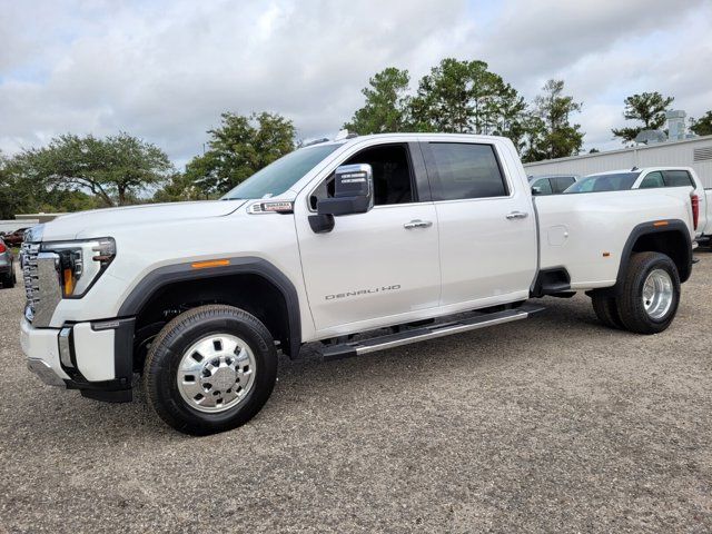 2025 GMC Sierra 3500HD Denali