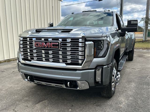 2025 GMC Sierra 3500HD Denali