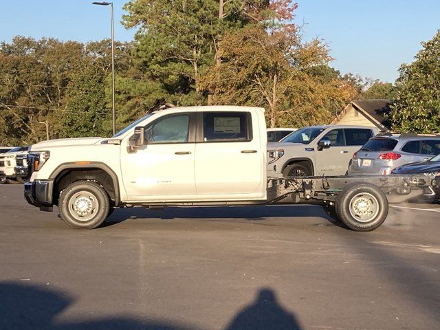 2025 GMC Sierra 3500HD Pro