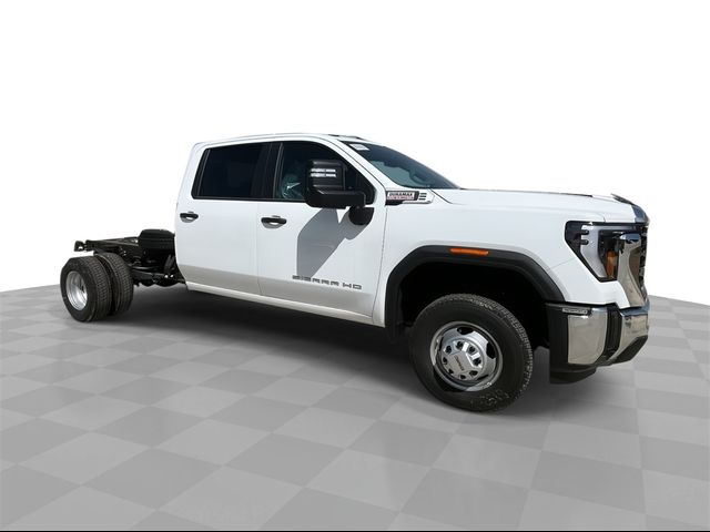 2025 GMC Sierra 3500HD Pro