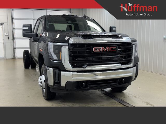 2025 GMC Sierra 3500HD Pro