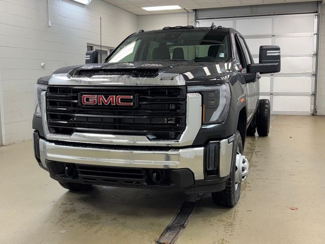 2025 GMC Sierra 3500HD Pro