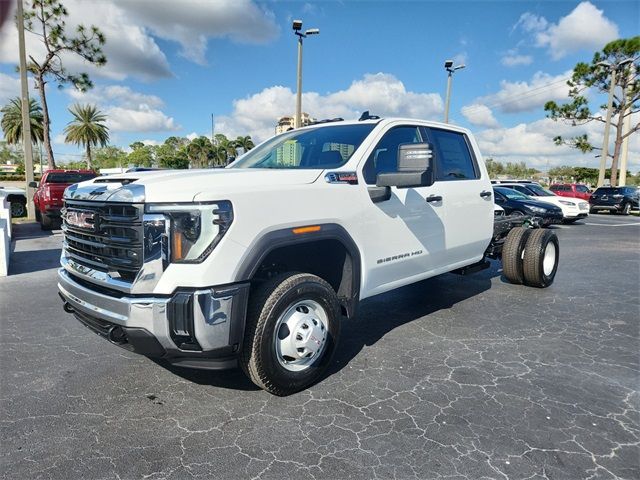 2025 GMC Sierra 3500HD Pro