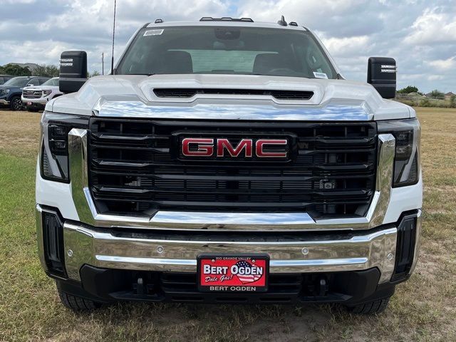 2025 GMC Sierra 3500HD Pro